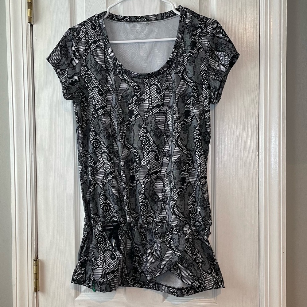 Nivo NVO Black and White Golf Athletic Top Small - Picture 2 of 16